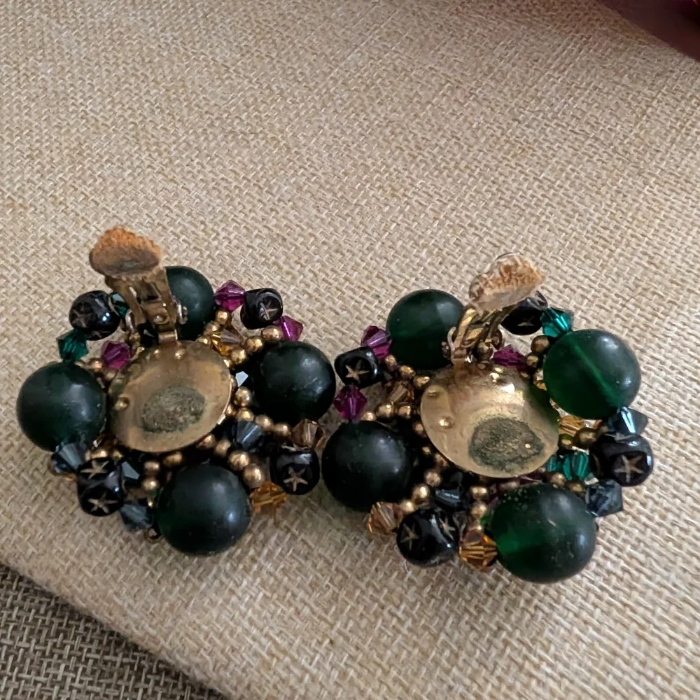 Vintage Green And Purple Large Cluster Beaded Clip On Earrings NWT - Picture 7 of 9